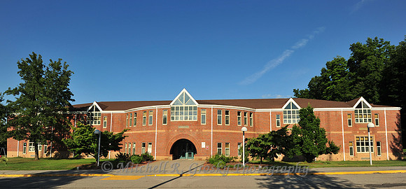 Hildreth Elementary School in Harvard